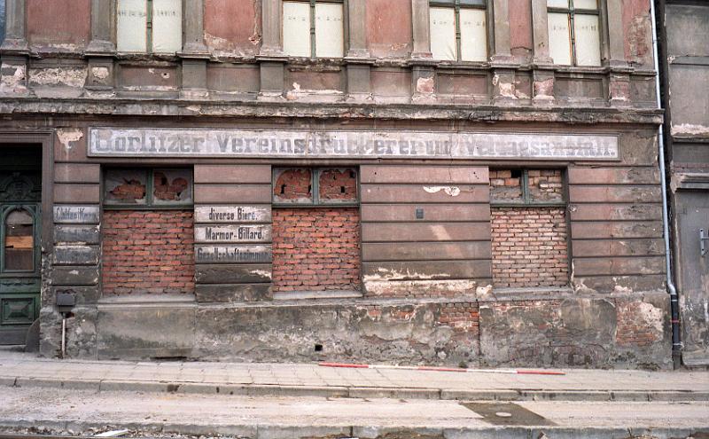 Görlitz, Grüner Graben 16, 04-1993.jpg - Görlitzer Vereinsdruckerei und Verlagsanstalt / diverse Biere  - Marmor-Billard - Gesellschaftszimmer.